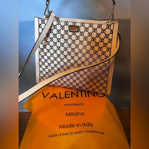 Valentino Milano Bag. Never used. - Picture 4 of 7